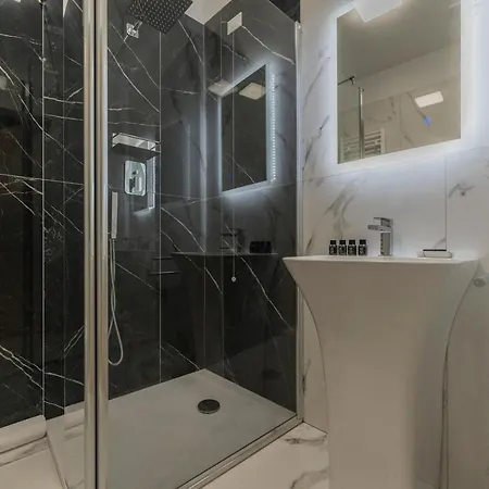 Aldrovandi Luxury And Apartament